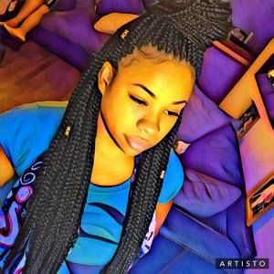 Meet your Posher, Tayvia