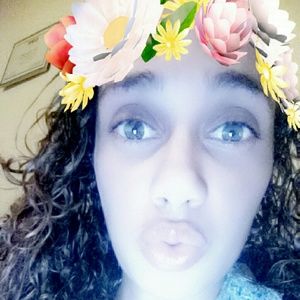 Meet your Posher, Thalia