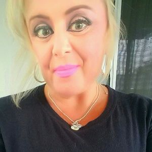 Meet your Posher, Shirley