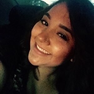 Meet your Posher, Jessenia