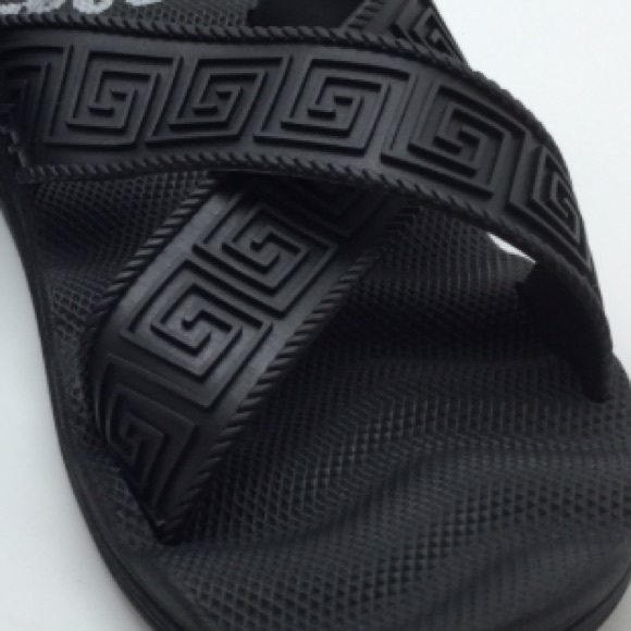 New black gladiator slide sandals with wave sole - Picture 2 of 2
