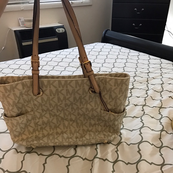 Tote - Picture 2 of 3