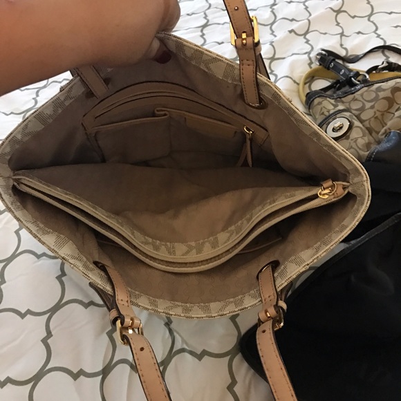 Tote - Picture 3 of 3