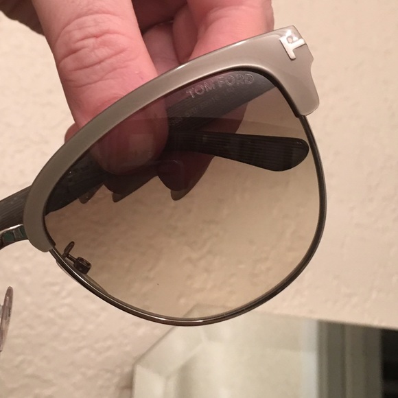 Tom Ford - Picture 3 of 3