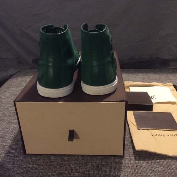 Louis Vuitton Green canvas/leather sneaker - Picture 3 of 4