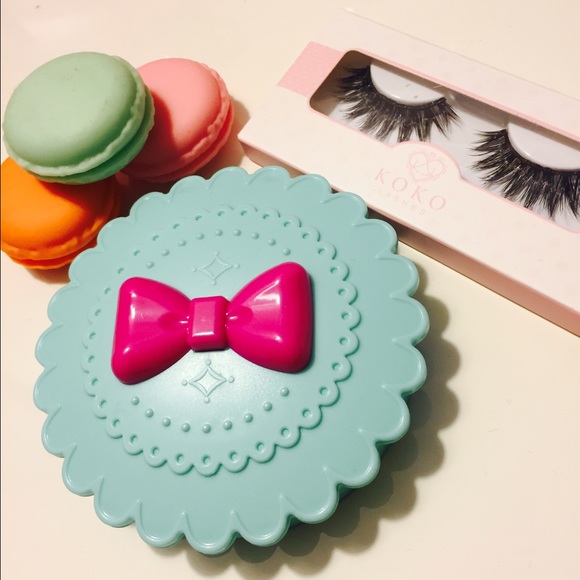 False Lashes Ribbon Case
