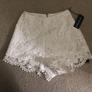 White stone cold fox shorts