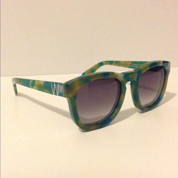 Wild fox "Classic Fox" sunglasses in blue green!