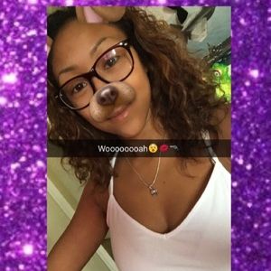 Meet your Posher, Laniece