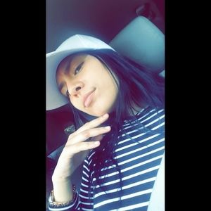 Meet your Posher, Arlene