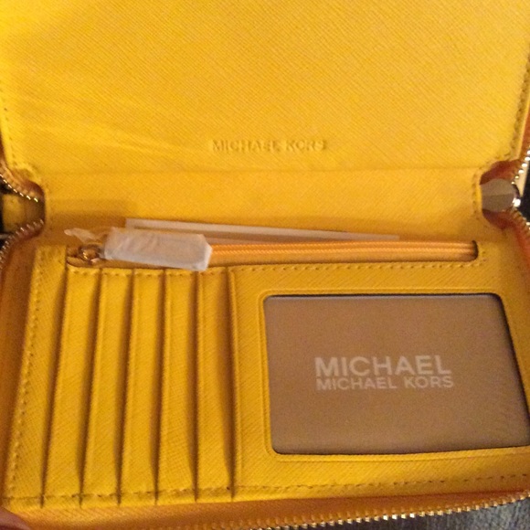 Michael Kors Women New Michael Kors Wallet/Wristlet