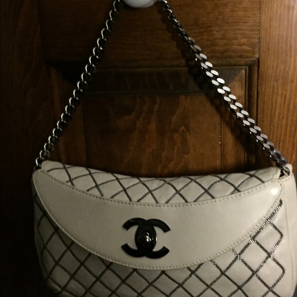 CHANEL Handbags - Authentic Chanel Handbag.