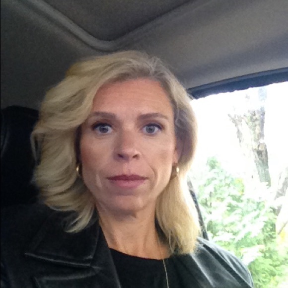 Meet your Posher, Erika - Picture 1 of 1