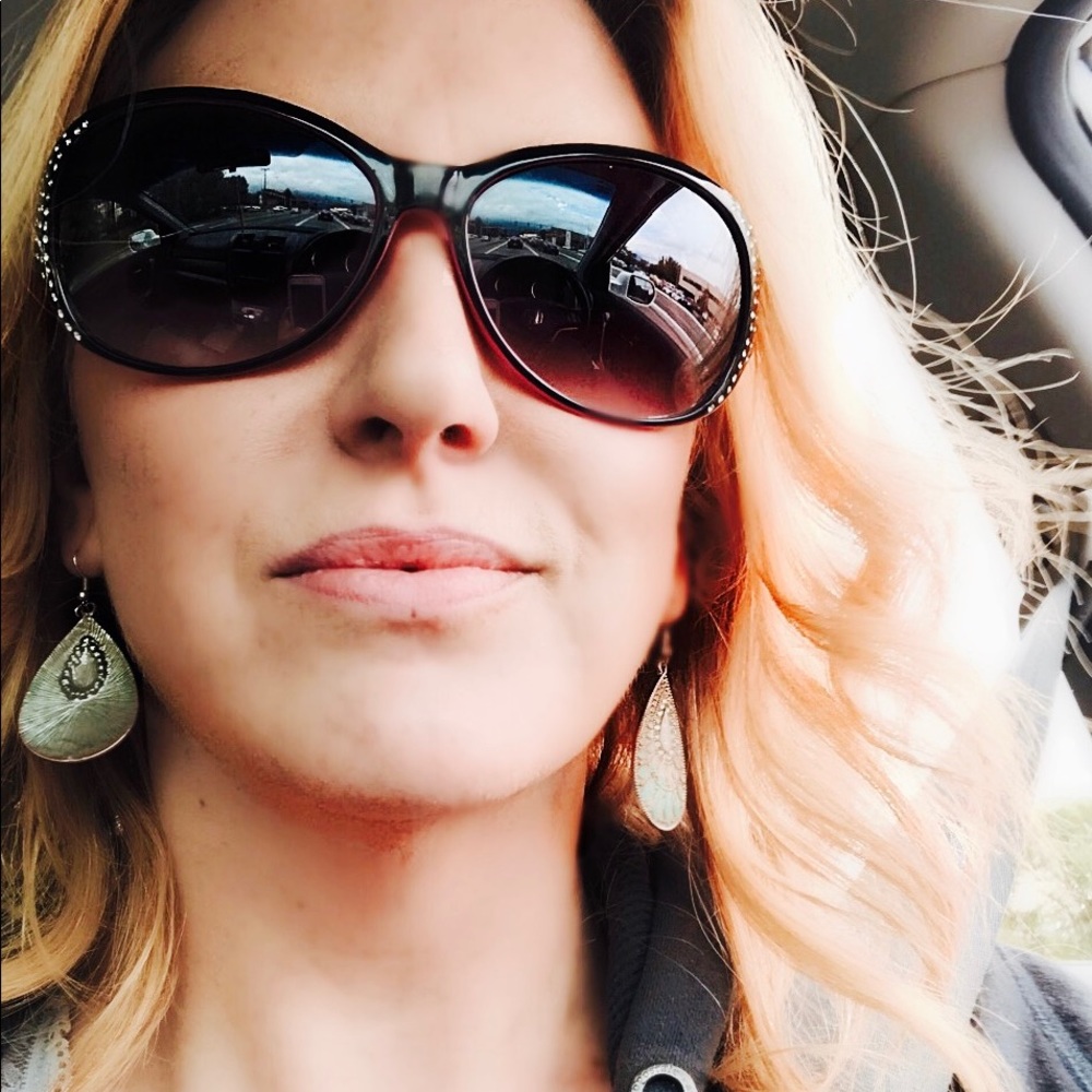 Meet your Posher, Jennifer