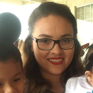 Meet your Posher, Paola