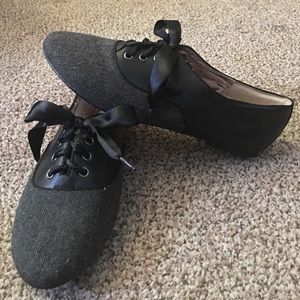Steve Madden lace up flats