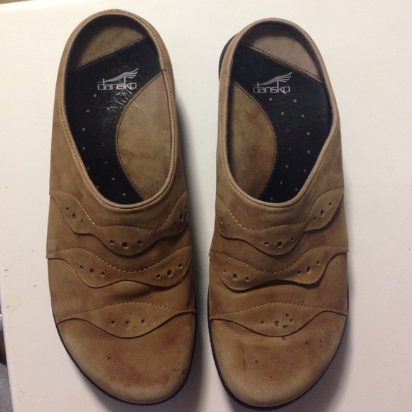 Dansko tan clogs