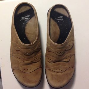 Dansko tan clogs