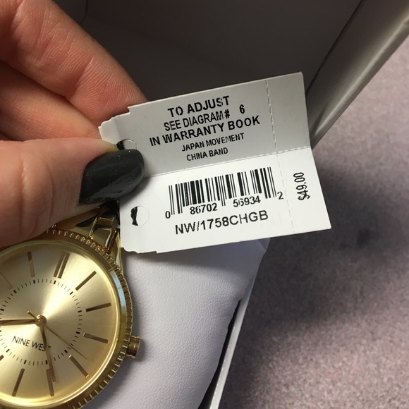 BRAND NEW Nine West all gold watch - Picture 2 of 4
