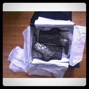 Oscar De La Renta Mikarete Black Lace Bootie