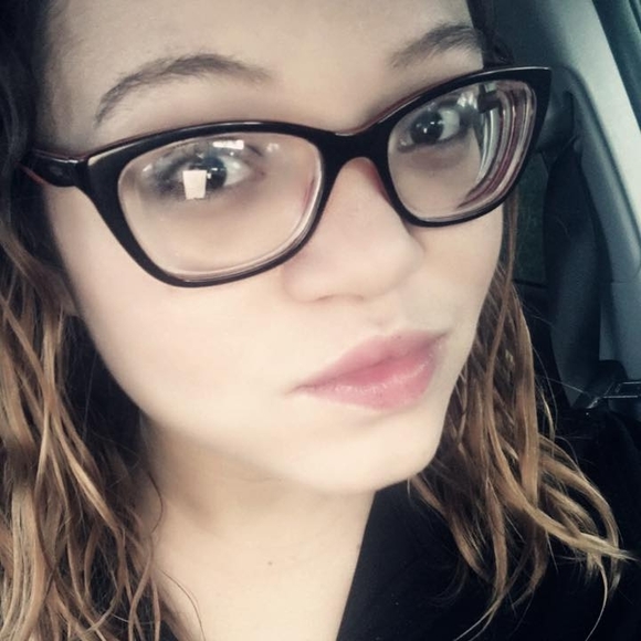 Meet your Posher, Katiiria