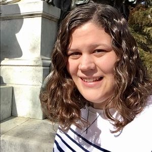 Meet your Posher, Emilee