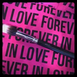 MAC 188 Brush!