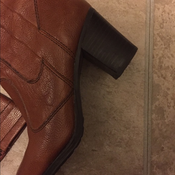 Boots - Picture 2 of 4