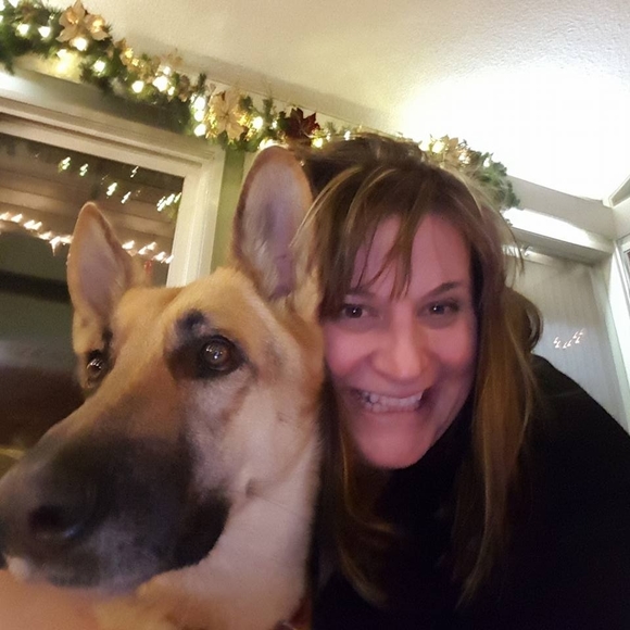 Meet your Posher, Lilia - Picture 1 of 1