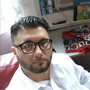 Meet your Posher, Adnan