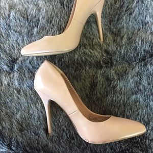 Steve Madden Rose Pumps