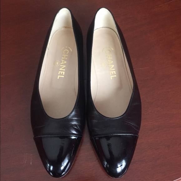 Authentic CHANEL flats. Worn twice - Picture 3 of 4