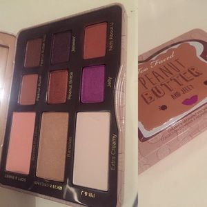 Two faced peanut butter and jelly pallete❤️