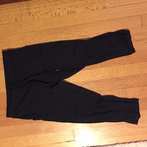 Lululemon workout capris