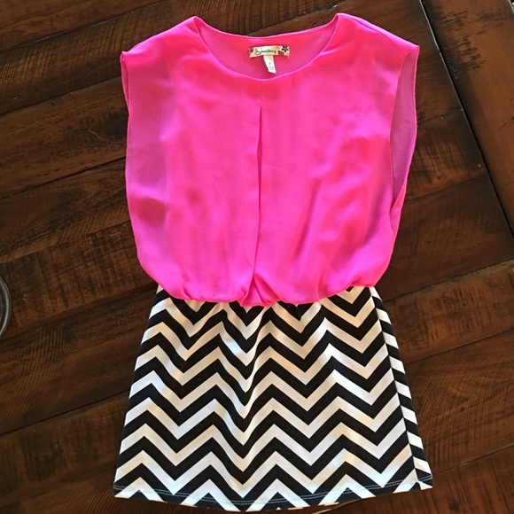 2 girls dresses size 7