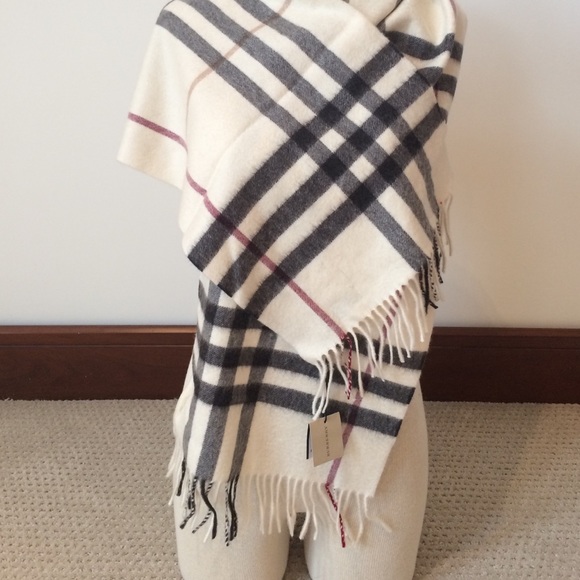 Burberry authentic 100% cashmere scarf