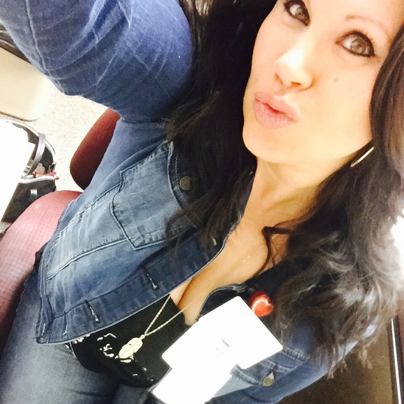 Meet your Posher, Laurica - Picture 2 of 3