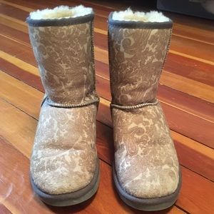Uggs size 7.5. Grey/cream paisley pattern