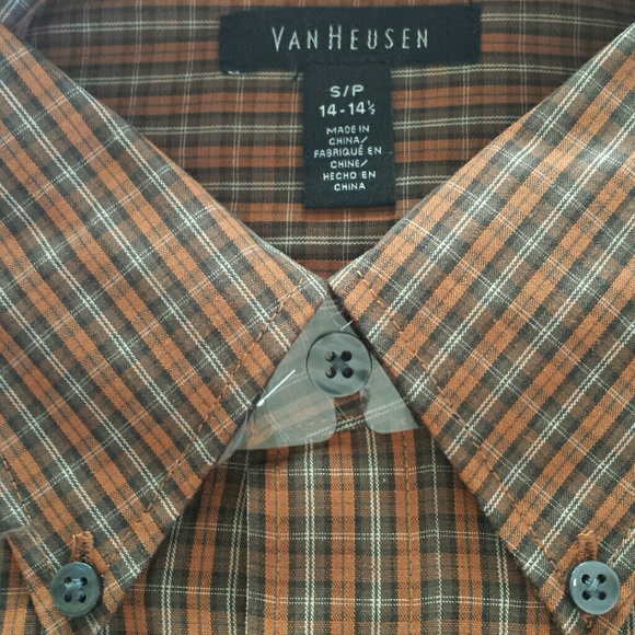 VanHeusen No Iron Dress Shirt - Picture 2 of 3