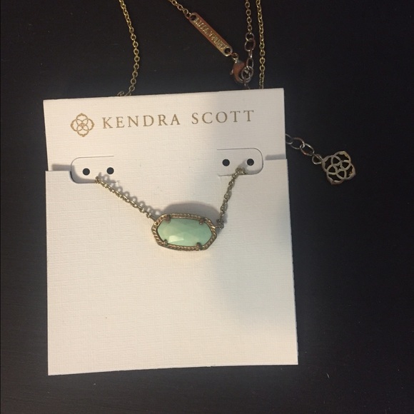 Kendra Scott Elisa necklace!