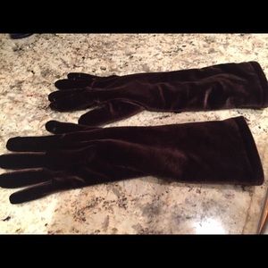 Gorgeous soft chocolate brown velvet gloves