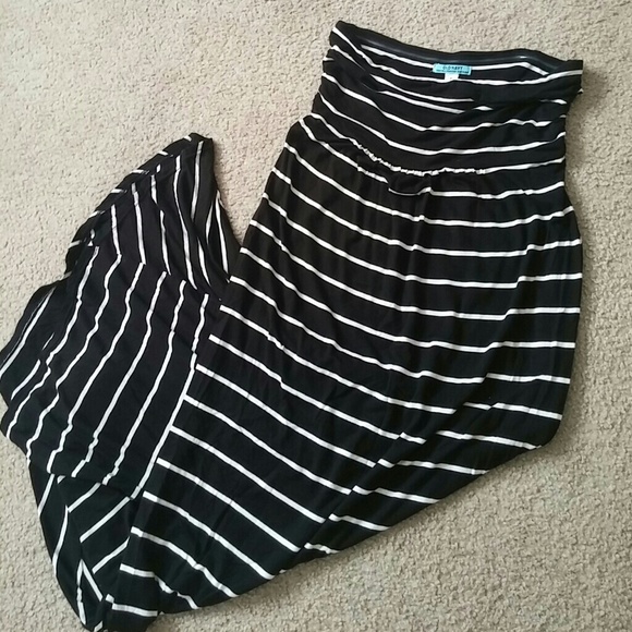 Old Navy maternity maxi dress