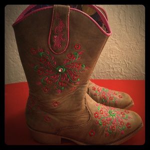 Blazin Roxx Girl's Savvy Snip Toe