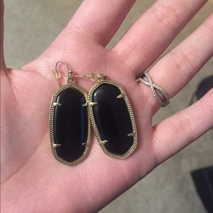 Kendra Scott Elle black earrings!