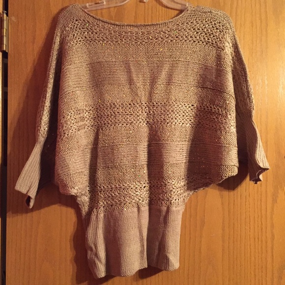 NWOT Sweater - Picture 2 of 3