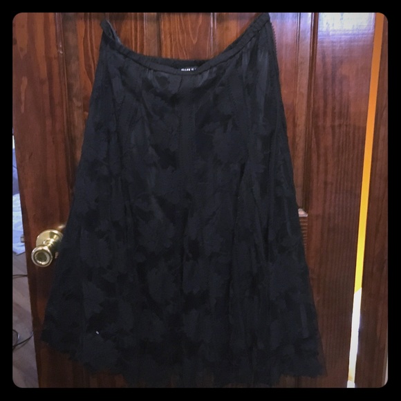 Gorgeous dkny lace black skirt size 10