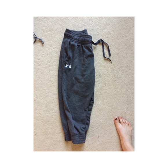 Under Armour Pants - Small cropped Capri sweatpants