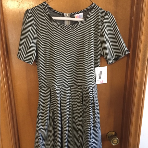 LuLaRoe Amelia S BNWT