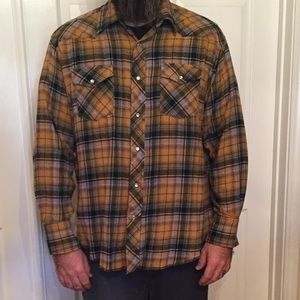 Wrangle Men's Pearl Snap Flannel