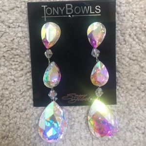 Tony Bowls Single Row 3 Tear Drops Earrings